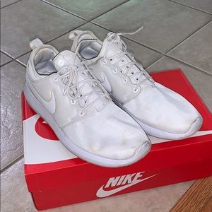 White Nike Roshe Runs